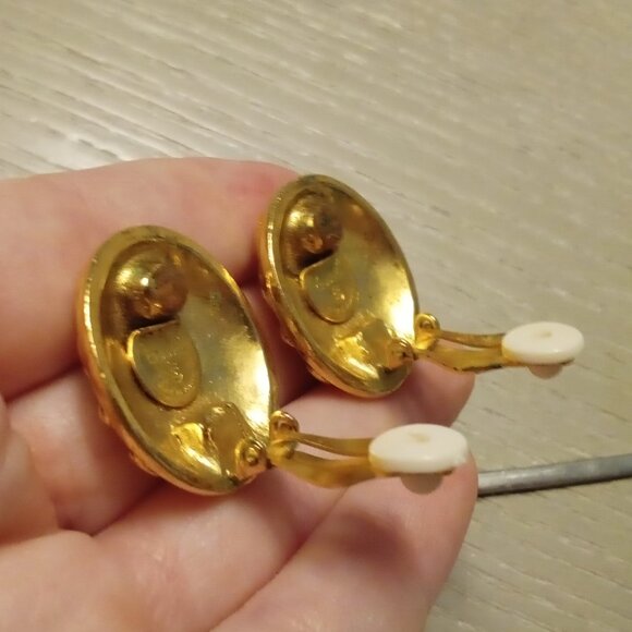 Chanel Vintage Clip-On Earrings ๐ Interlocking CCs RARE - Picture 9 of 14